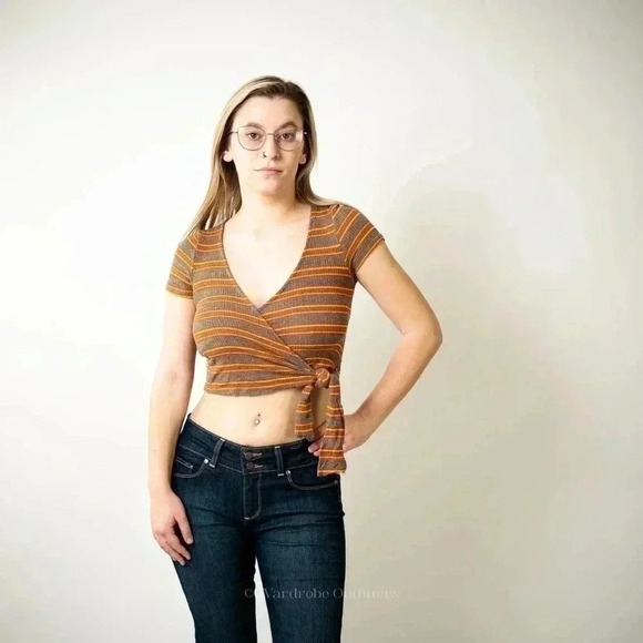 Project Social T x Urban Outfitters Tie Front Wrap Crop Top Tee - Picture 2 of 8
